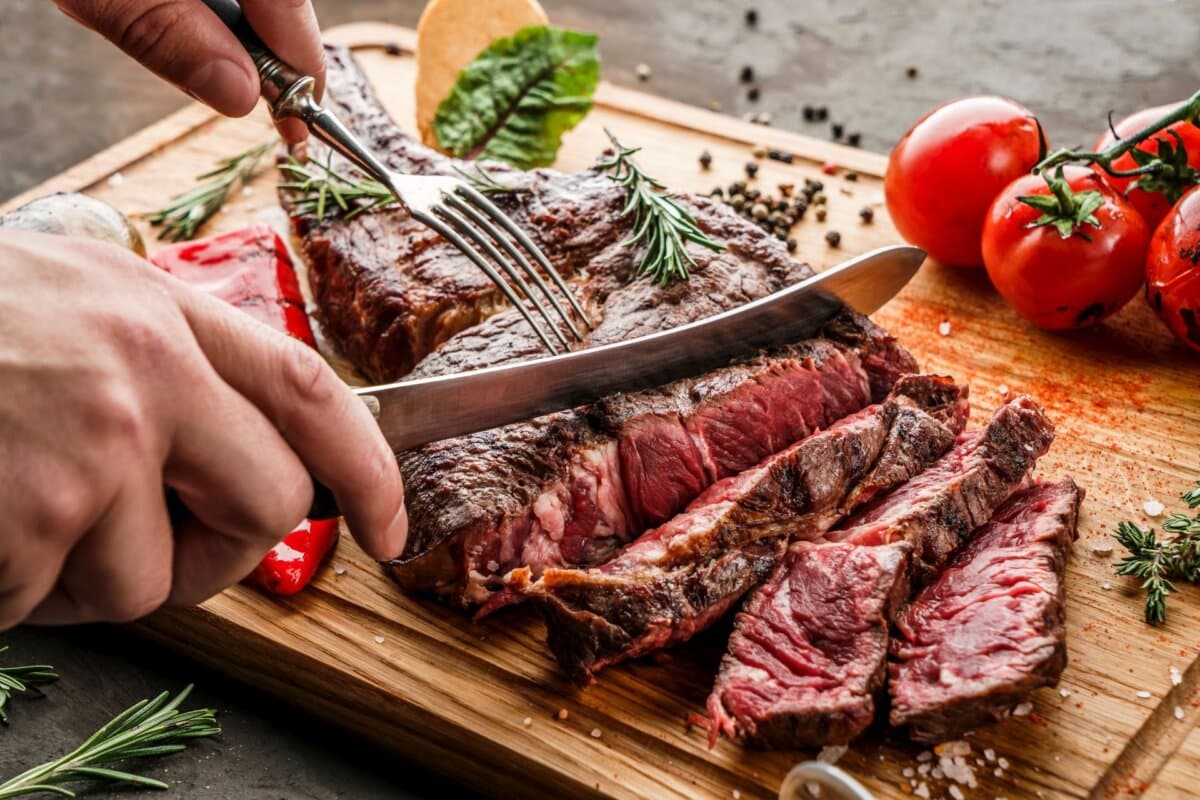Gegrilltes rotes Fleisch