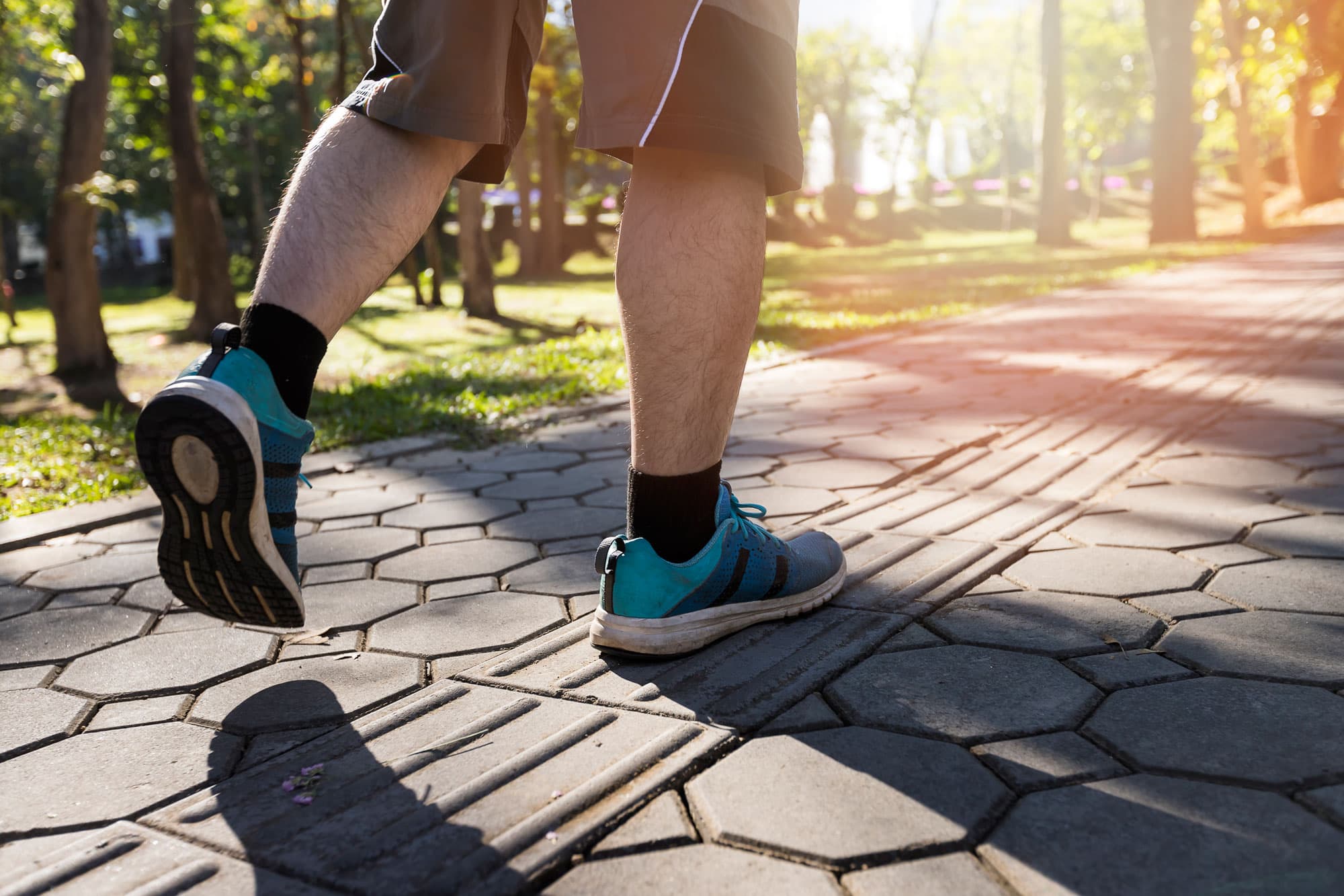 Ein Mann ist am Joggen