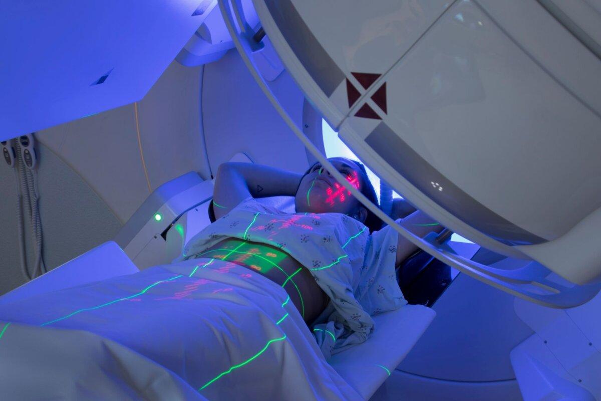 Die Radiotherapie kann zu einer Radiodermatitis führen.