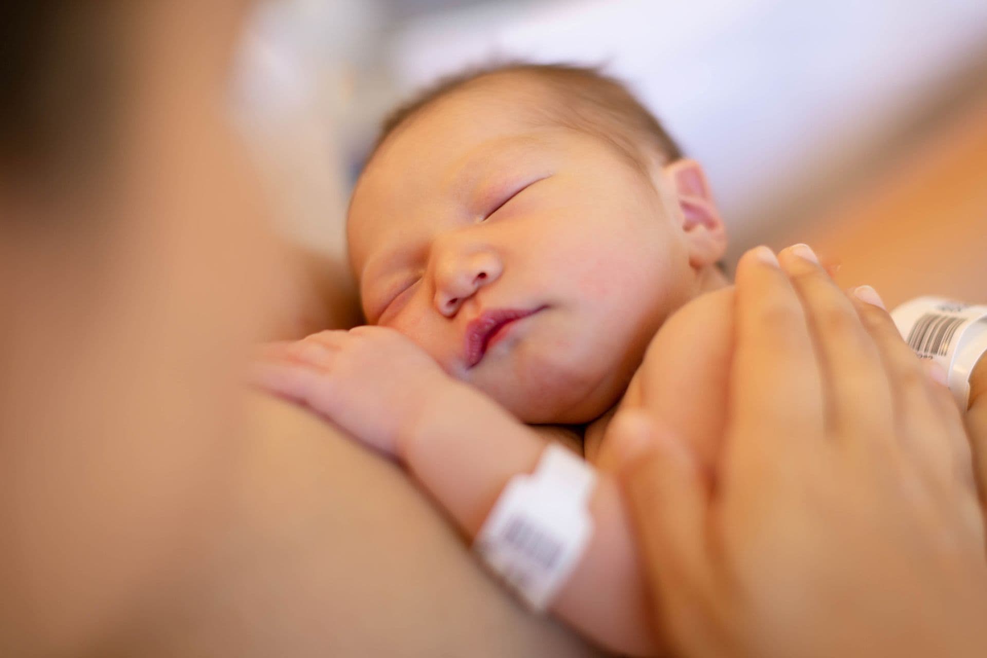 Bei einem Diabetes in der Schwangerschaft kann Kolostrum den Babys einen wichtigen Startvorteil geben.
