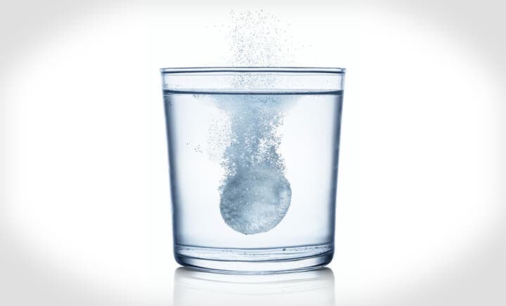 Vitaminbrausetabletten enthielten in einer Analyse exorbitante Mengen von Salz.