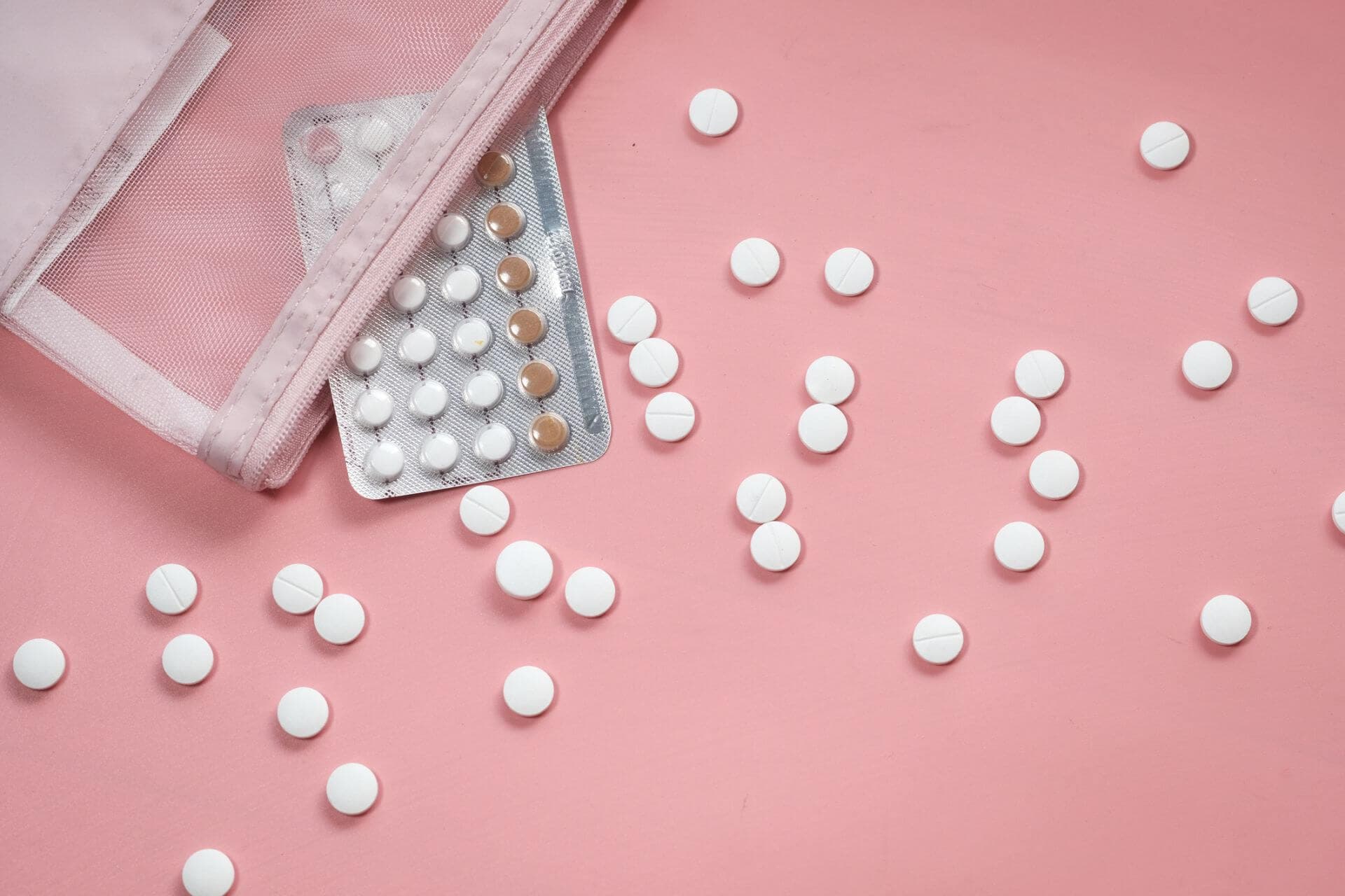Bei hormoneller Kontrazeption sollte man auf Wechselwirkungen achten.