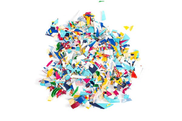 Die Behältnisse aus Kosmetik und Schönheitsindustrie sind eine reiche Quelle an Mikroplastik.