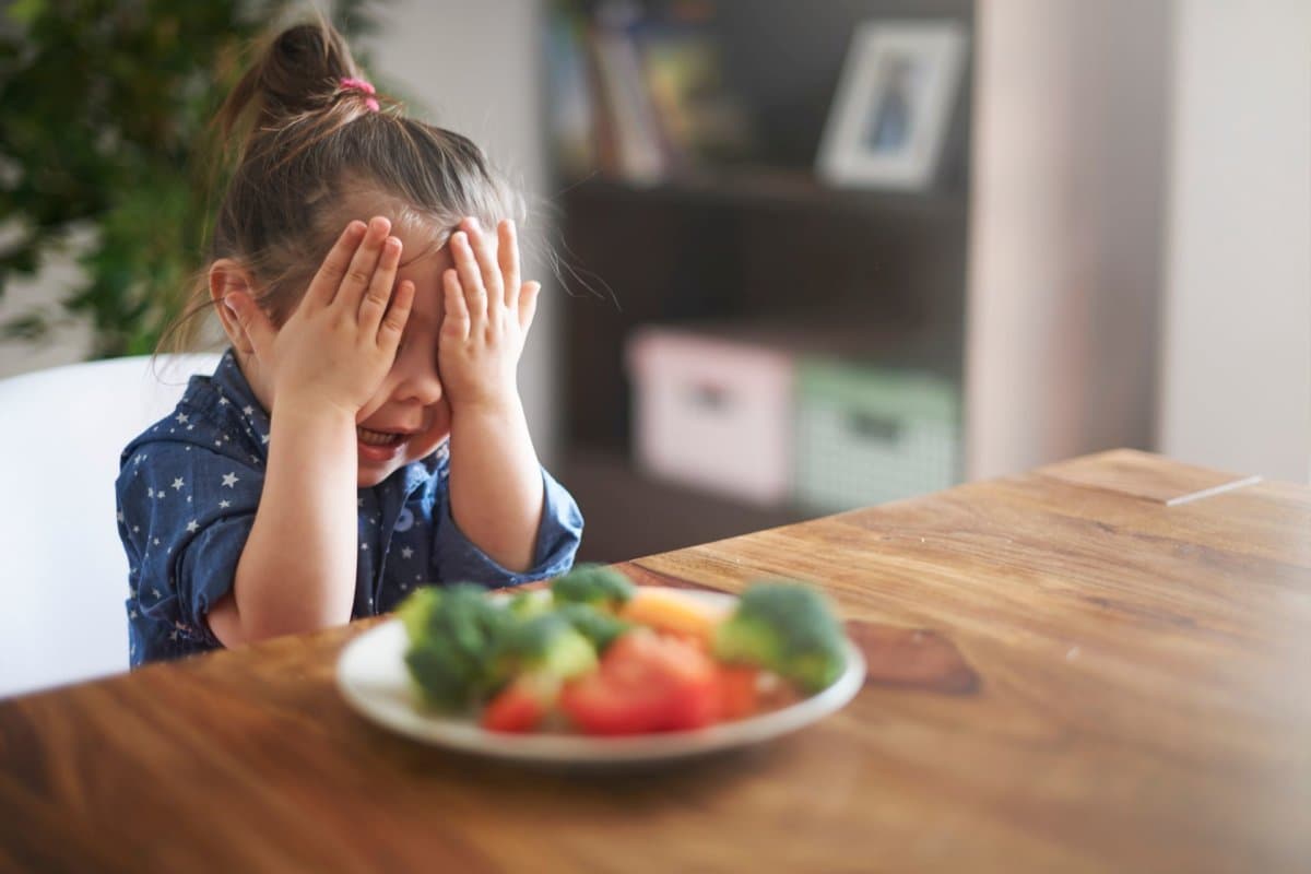 Kleinkinder essen oft nicht so wie die Eltern wollen.
