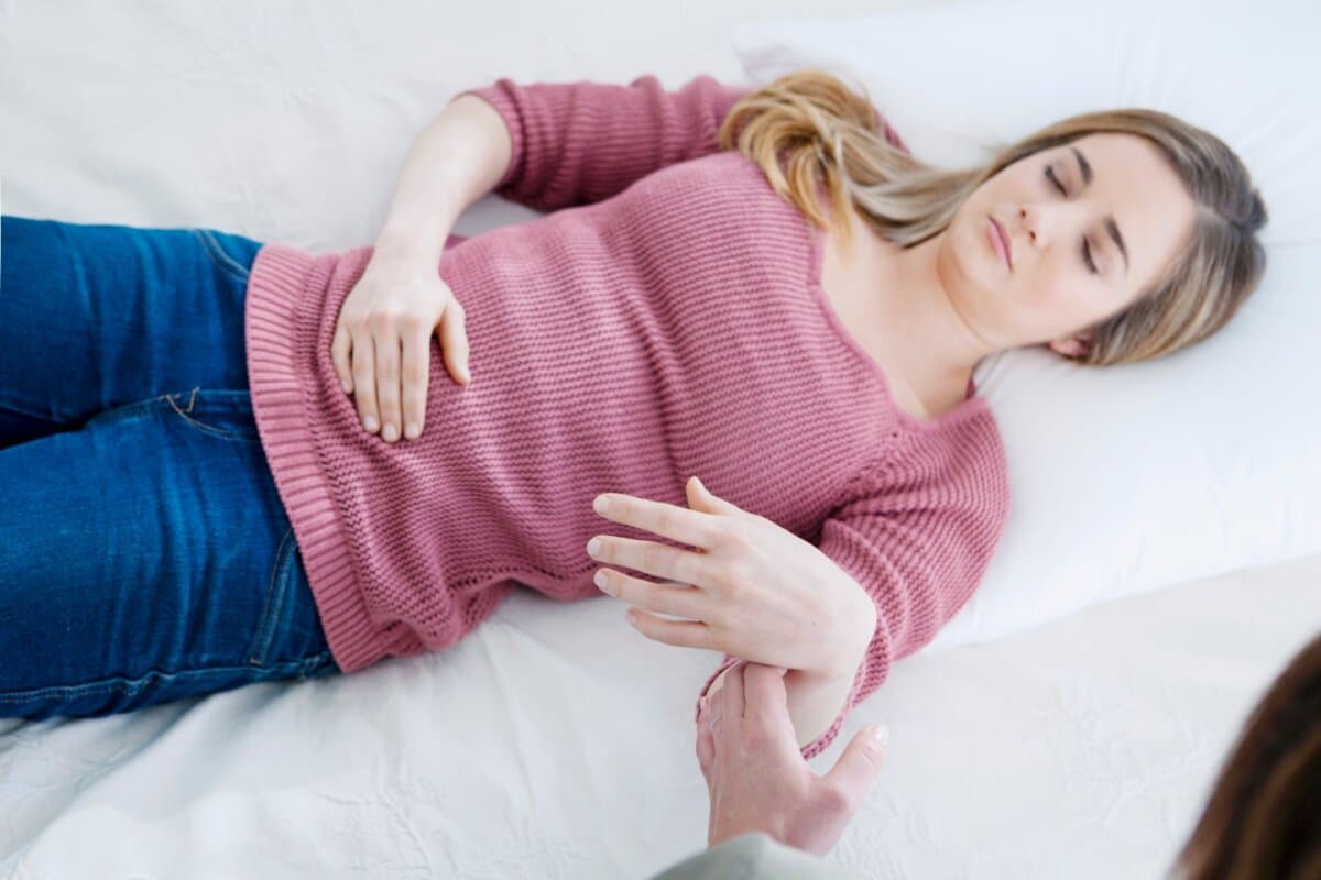 Die Hypnose kann Endometrioseschmerzen nachgewiesenermassen verbessern.