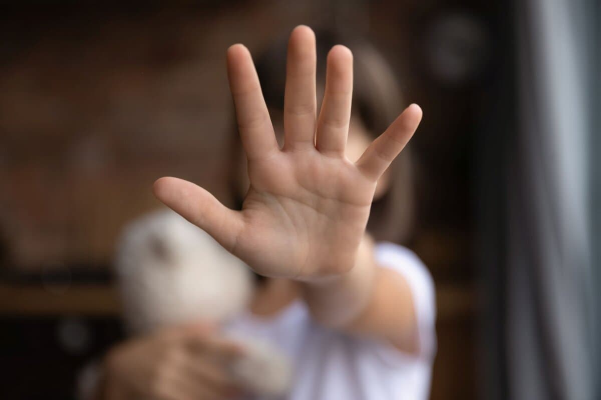 Bei einem Verdacht auf sexuellen Missbrauch gilt Eile, da Spuren schnell verschwinden und Prophylaxen rasch gegeben werden müssen.