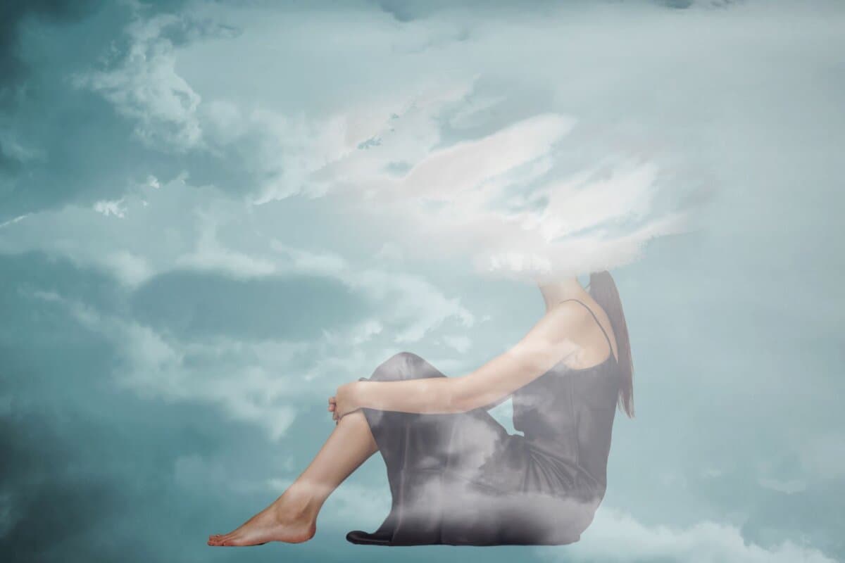 Ces dernières années, le « brain fog » intéresse de plus en plus comme symptôme lié au Covid long, à la dépression et à la ménopause.