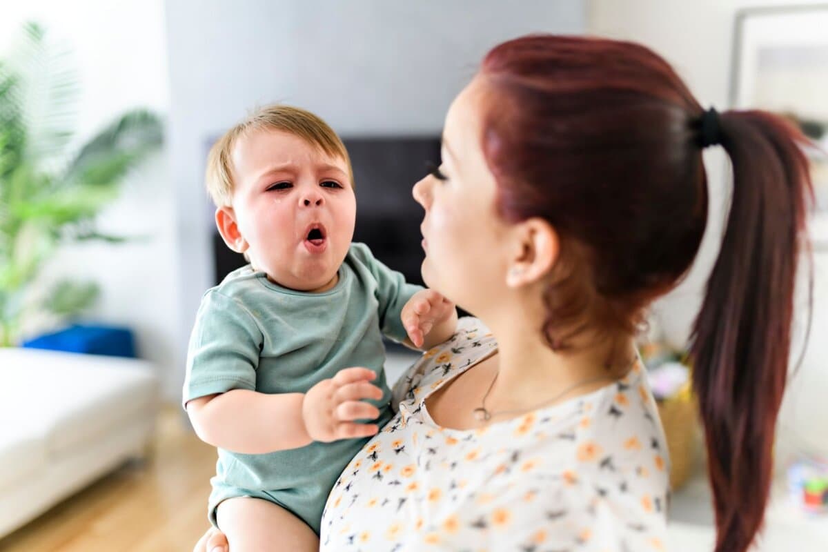 Chronischer Husten bei Kindern sollte nie ignoriert werden.