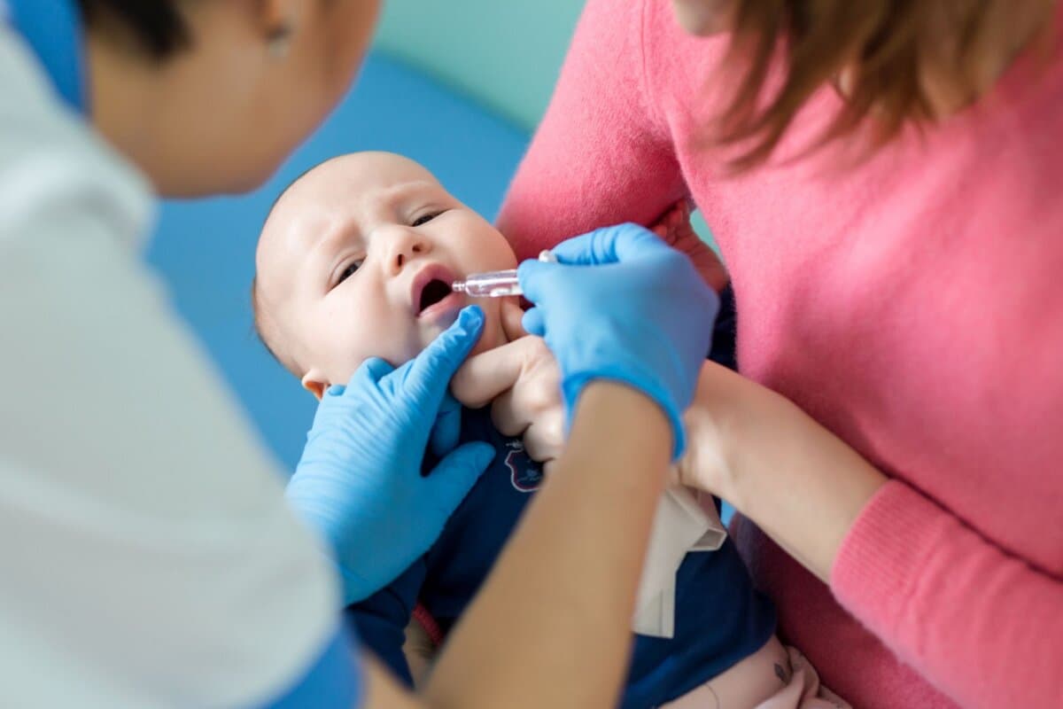 Die Rotaviren-Impfung dürfte auch bei Säuglingen von in der Schwangerschaft mit Biologika behandelten Müttern sicher sein.