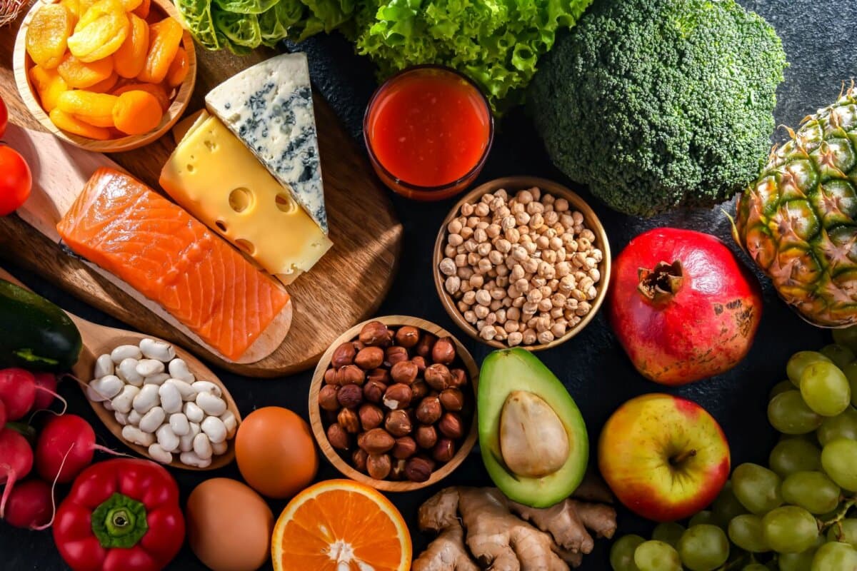 Des graisses précieuses, des légumes frais, des fruits protéolytiques : tout cela fait partie du régime ITIS.