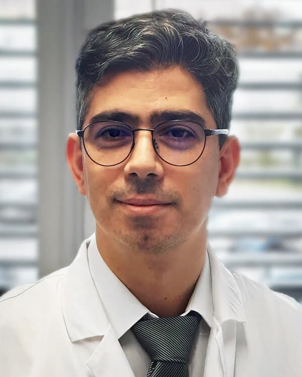 Dr. Mesut Pasha