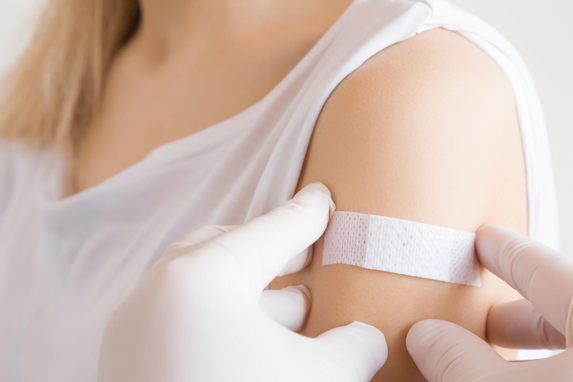 Eine HPV-Impfung als Teenager verhindert bereits die Ansteckung mit den onkogenen Papillomaviren