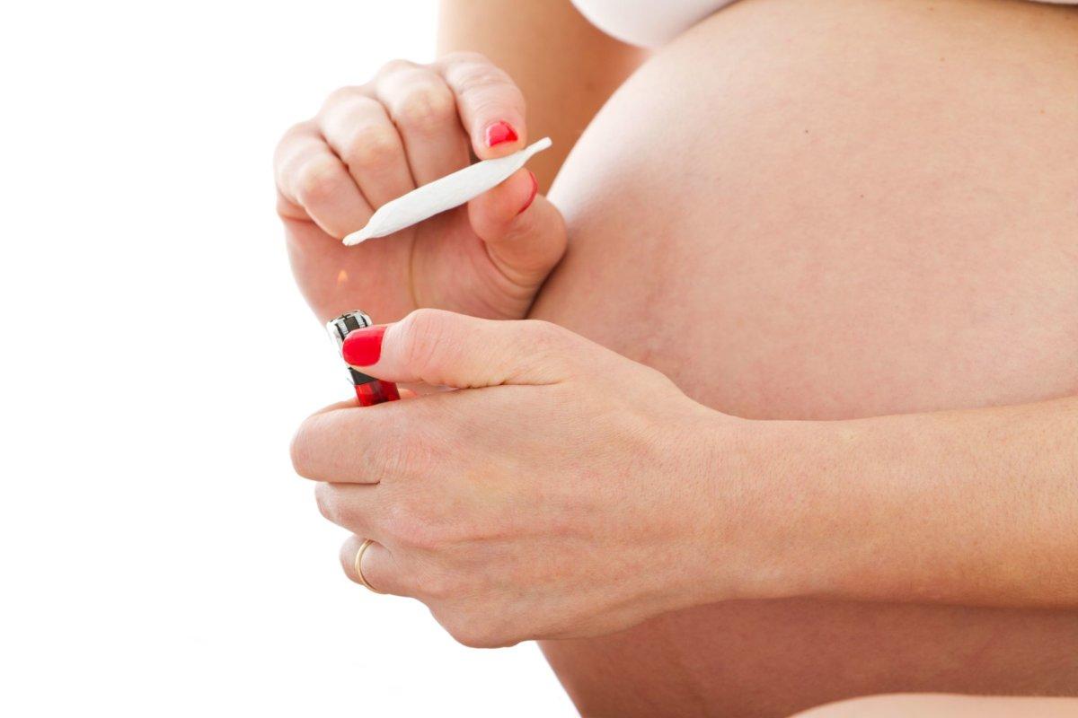 Auch nur kurzzeitiger Cannabis-Konsum in der Schwangerschaft kann Folgen haben.